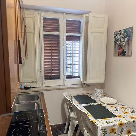 Apartament Dimora Di Maury A Due Passi Dai Trasporti E Da Ballaro Palermo Eksteriør billede