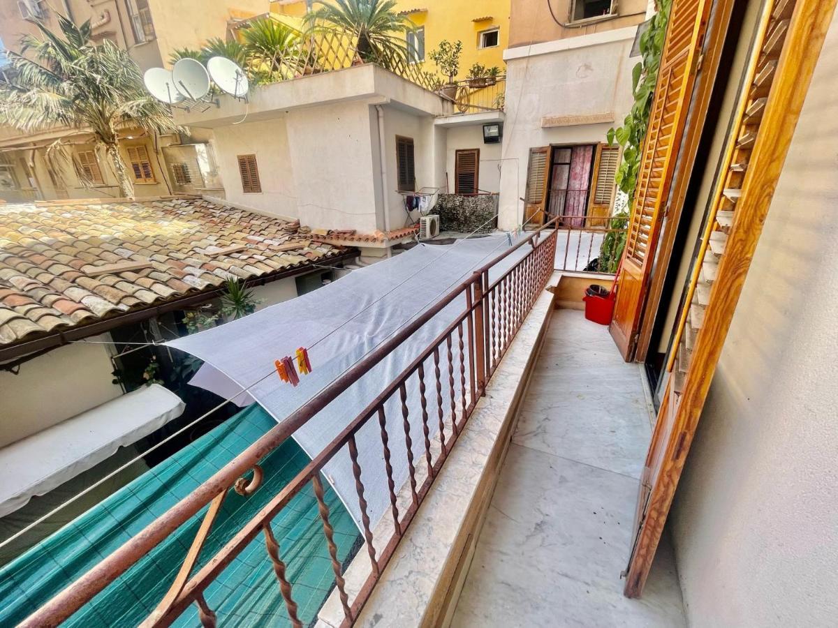 Apartament Dimora Di Maury A Due Passi Dai Trasporti E Da Ballaro Palermo Eksteriør billede