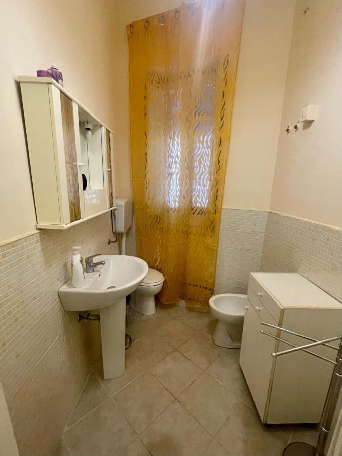 Apartament Dimora Di Maury A Due Passi Dai Trasporti E Da Ballaro Palermo Eksteriør billede