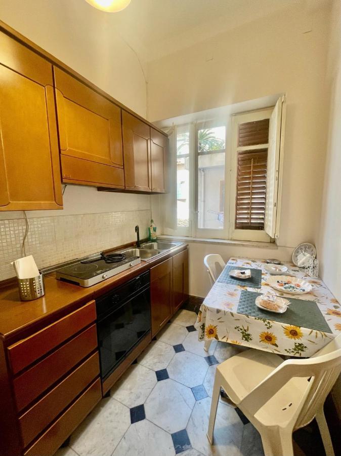 Apartament Dimora Di Maury A Due Passi Dai Trasporti E Da Ballaro Palermo Eksteriør billede