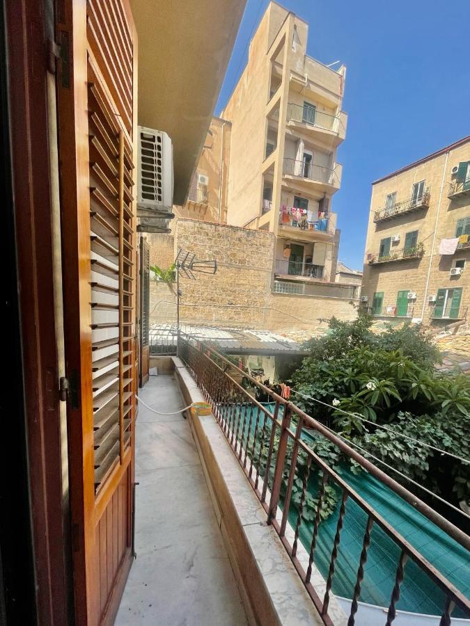 Apartament Dimora Di Maury A Due Passi Dai Trasporti E Da Ballaro Palermo Eksteriør billede