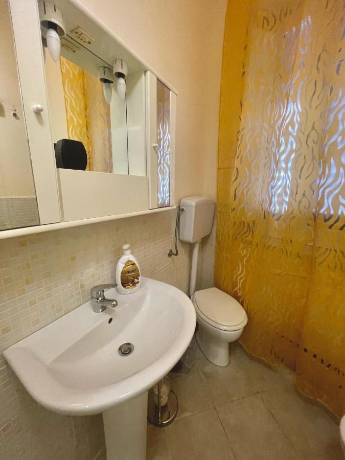 Apartament Dimora Di Maury A Due Passi Dai Trasporti E Da Ballaro Palermo Eksteriør billede